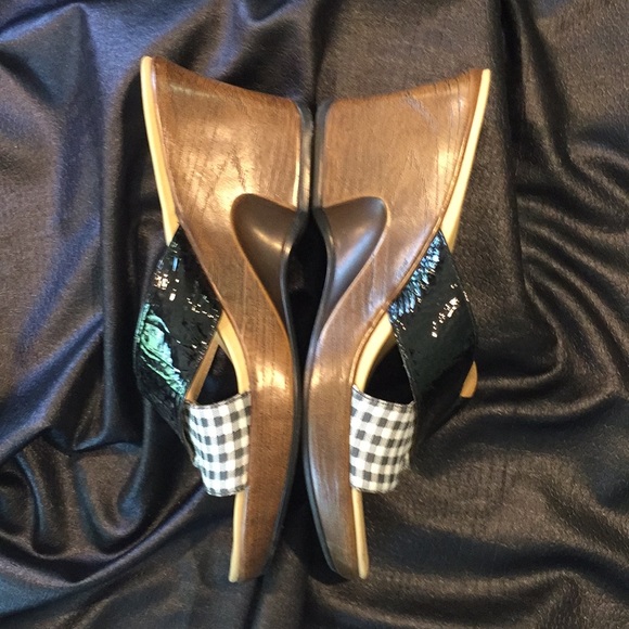 Ladies black & white Dansko wedge - Picture 4 of 6